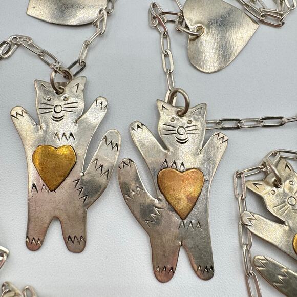 Vintage Silver Tone Cats Hearts Charm Necklace Brass Hearts Lightweight Artisan - Picture 7 of 15
